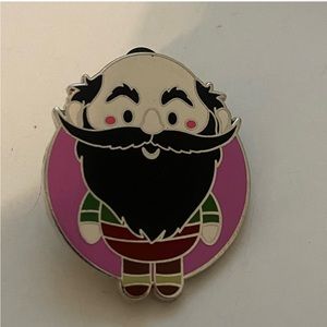 disney pin‎